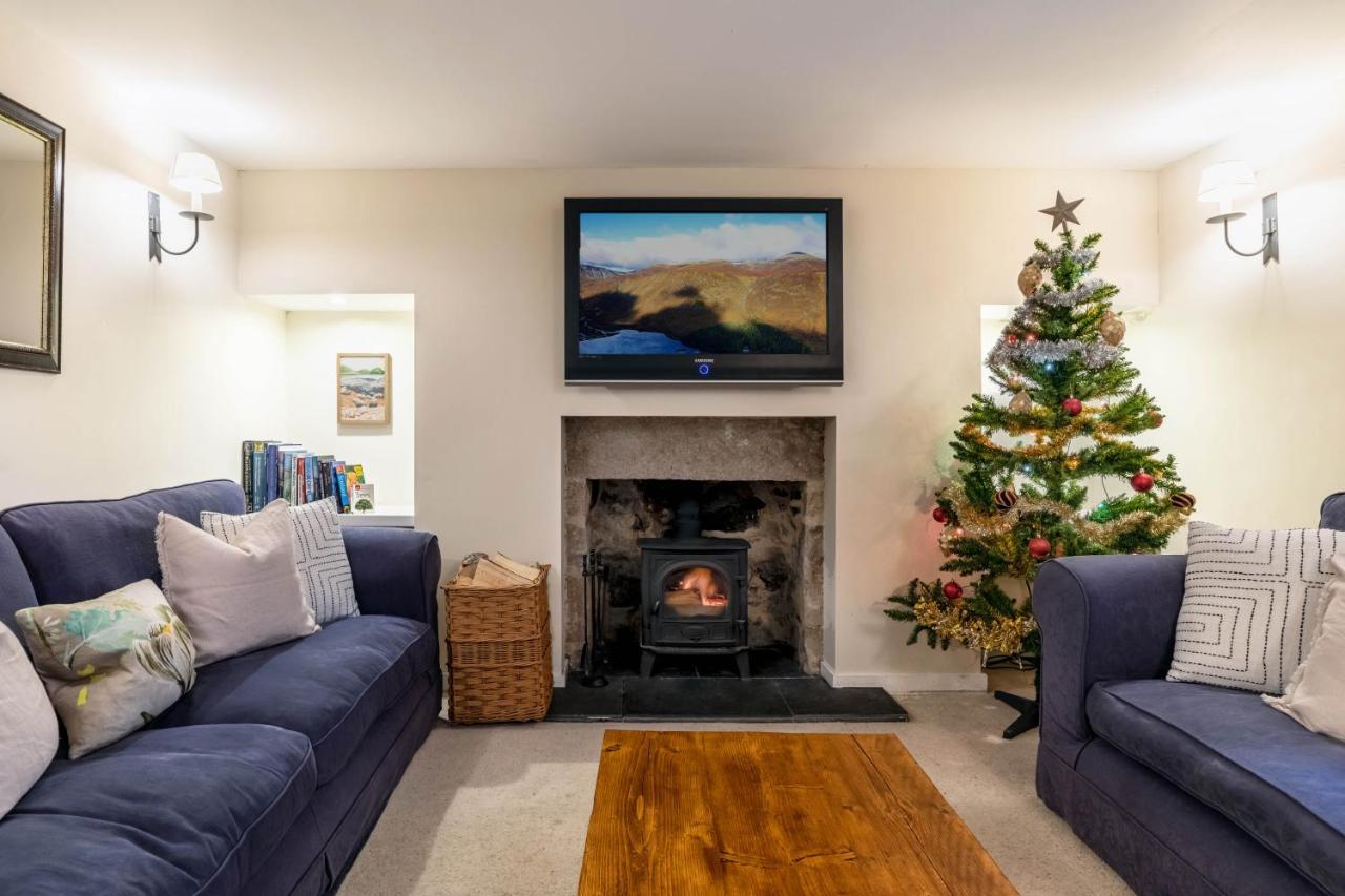 Riverside Cottage With Wood Fired Hot Tub In Cairngorms Ballater Exterior photo