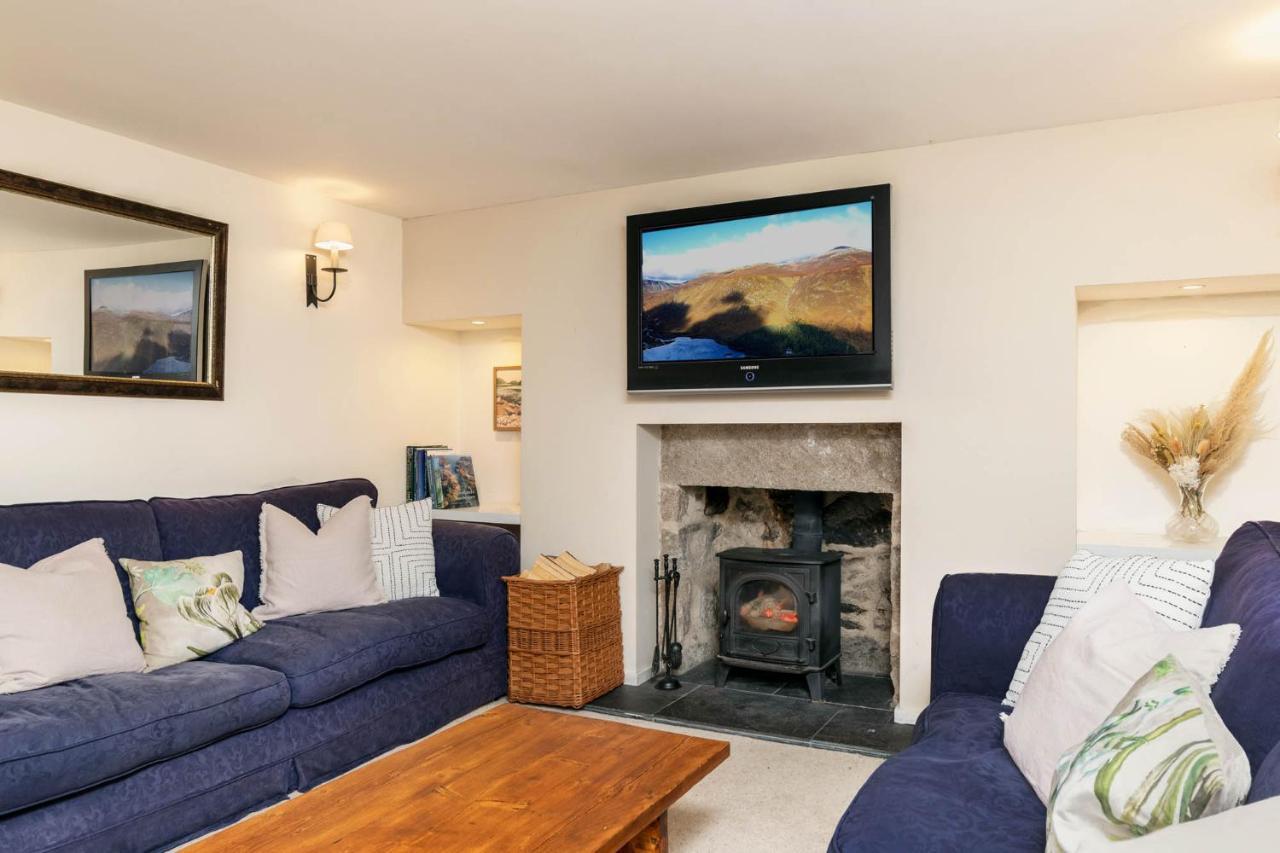 Riverside Cottage With Wood Fired Hot Tub In Cairngorms Ballater Exterior photo