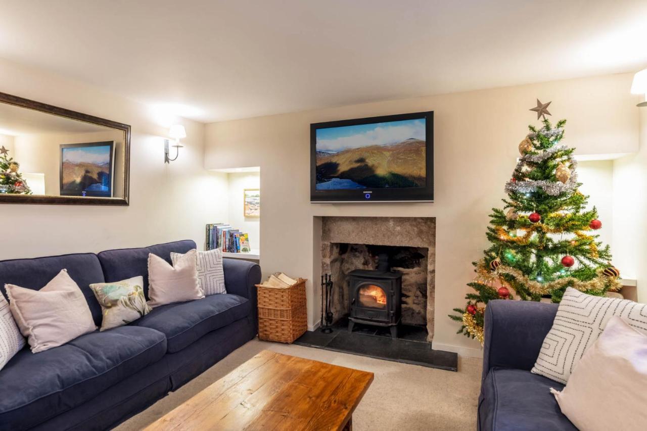 Riverside Cottage With Wood Fired Hot Tub In Cairngorms Ballater Exterior photo