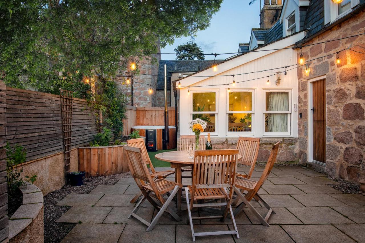 Riverside Cottage With Wood Fired Hot Tub In Cairngorms Ballater Exterior photo
